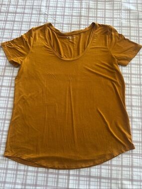 Reitmans Scoop Neck Tee in Mustard Gold